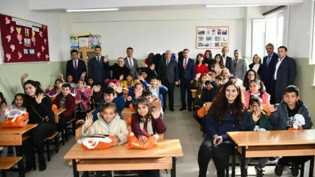 Çorlu'da okulun yenilenen konferans salonu açıldı
