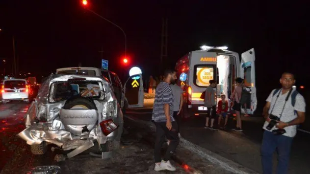Çorlu 'da tır kırmızı ışıkta bekleyen 8 aracı biçti: 10 yaralı