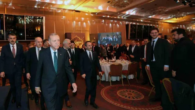 Cumhurbaşkanı Erdoğan: 'Kandil'deki terör baronlarından Pensilvanya'daki hainlere kadar tüm terör örgütlerinin karşımızda yer aldığı bu seçimlerden zaferle çıktık'