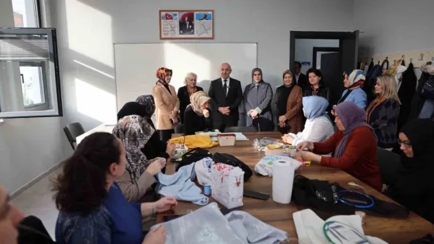 Darıca'da anneler ve çocukları aynı çatı altında eğitim görüyor