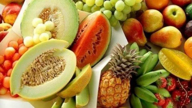 Doğal eczane yaz meyveleri