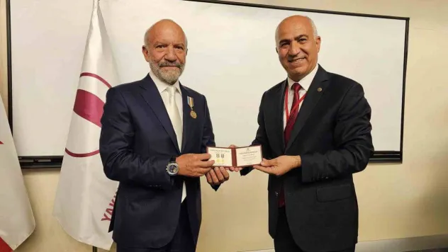 Dr. Suat İrfan Günsel'e 'TÜRKSOY 30. Yıl Altın Madalyası' takdim edildi