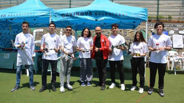 Dron yapan lise öğrencisi: 'Selçuk Bayraktar da küçük insansız hava araçları ile işe başladı. Onun yolunda giderek çalışmaya devam edeceğiz'