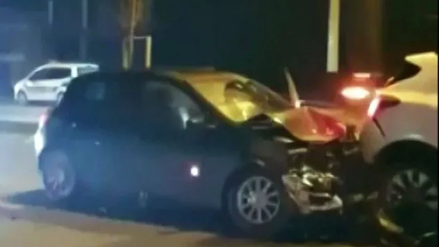 Duble yolda karşıya geçerken otomobil çarpan genç yaşamını yitirdi