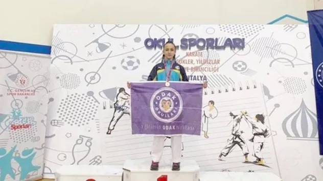 Dünya 2.'si olan Alara Akbaş'a Odak'tan tebrik