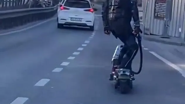 E5'de sıra dışı scooter yolculuğu