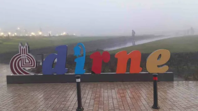 Edirne'de sis hayatı olumsuz etkiliyor: Vatandaşlar kar yağışı bekliyor