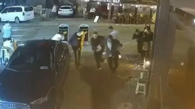 Eğlence mekanı önündeki dehşet anlarının görüntüleri ortaya çıktı