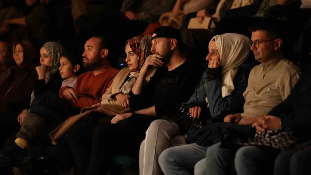 Ekim takvimi 'Mükemmel Partner' tiyatrosu ile son buldu