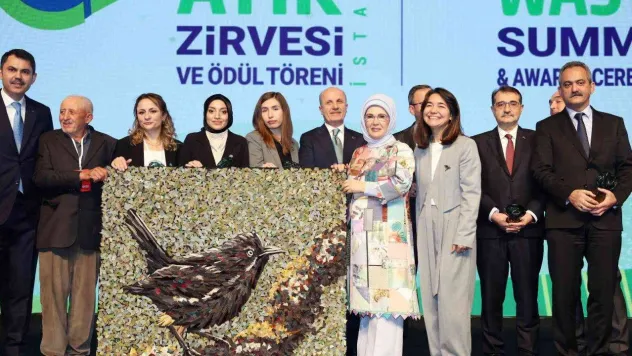 Emine Erdoğan: 'Sıfır Atık hareketi, sizlerin ellerinde yükselip tüm dünyaya ve gelecek nesillere miras kalacak'