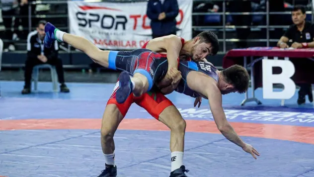 Enes Ülkü ve Servet Angi'den altın madalya