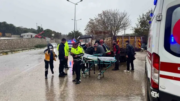 Erdek'te kamyon ile motosiklet çarpıştı: 1 yaralı