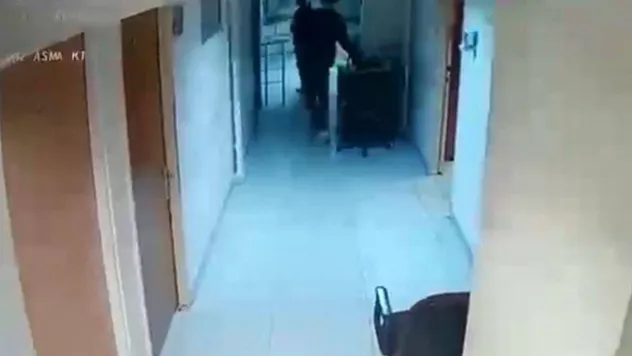 Esenyurt'ta adliyedeki polisin çantasını çalan hırsızlar kamerada