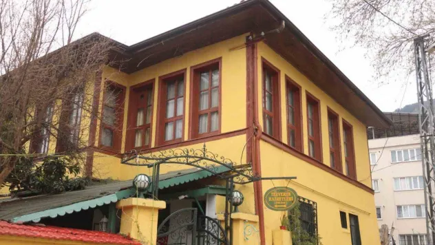 Evin içindeki türbe Ramazan'da ilgi odağı oldu