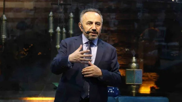 Eyüpsultan'da Ramazan Sohbetlerinin konuğu tarihçi Prof. Dr. Tufan Gündüz oldu