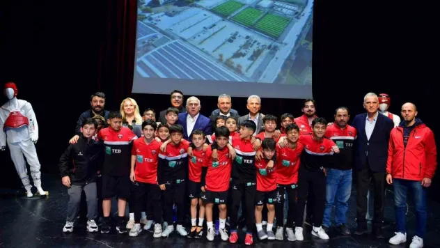 Fatih Belediyesi'nden Amatör Spor Kulüplerine malzeme desteği