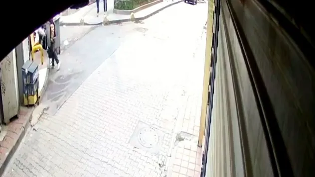 Fatih'te kuyumcu çalışanı pırlanta dolu poşeti çöpe attı, kağıt toplayıcısı bulup aldı