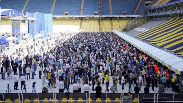 Fenerbahçe'de oy kullanma işlemi başladı