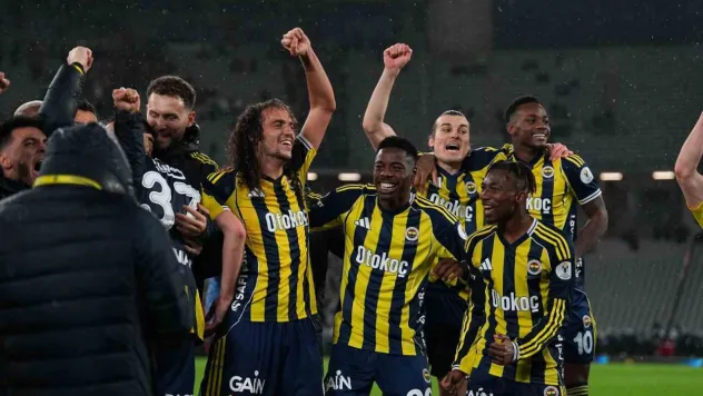 Fenerbahçe, kupayı kaldırdı