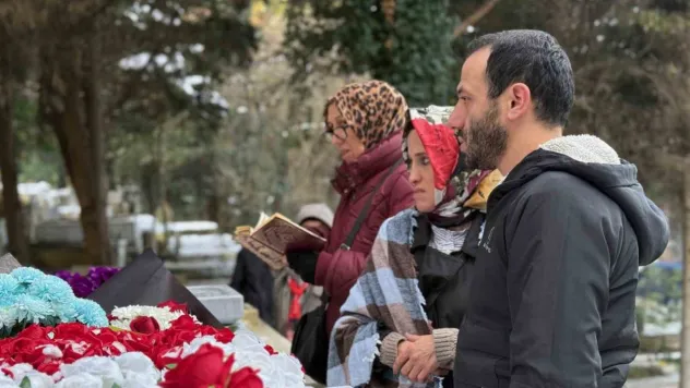 Ferdi Tayfur vefatının 1. yıl dönümünde mezarı başında anıldı