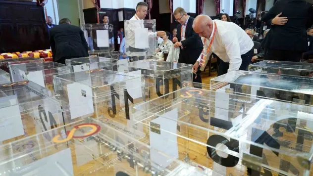 Galatasaray'da başkanlık seçimi yarın yapılacak