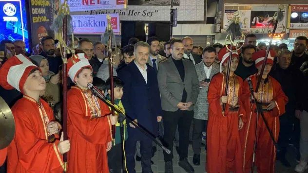 Gaziosmanpaşalılar Çanakkale Zaferini kutladı