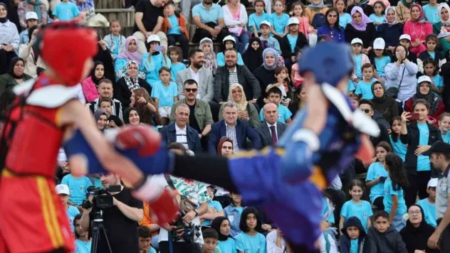 Geleceğin yıldız kungfucuları şampiyon ikiz kardeşler göz dolduruyor