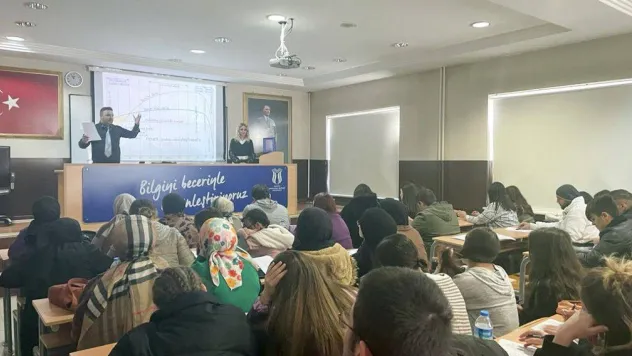 Geyve MYO'da iletişim ve CV odaklı kariyer eğitimi