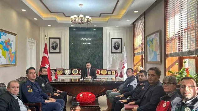 Gökçeada'da yaşanan sel nedeniyle afet ve acil durum toplantısı düzenledi