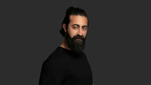 Gökhan Öner, yılın en iyi çıkış yapan erkek dizi oyuncusu ödülü aldı.
