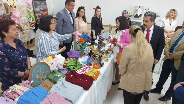 Huzurevi sakinlerinin sergisi göz doldurdu