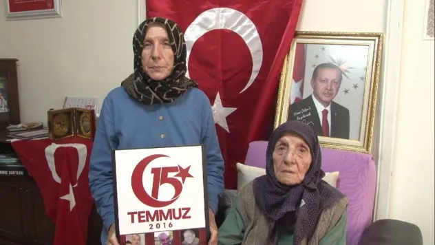 İki oğlu ve damadını 15 Temmuz'da şehit veren Muzaffer ninenin acısı 7 yıldır dinmiyor