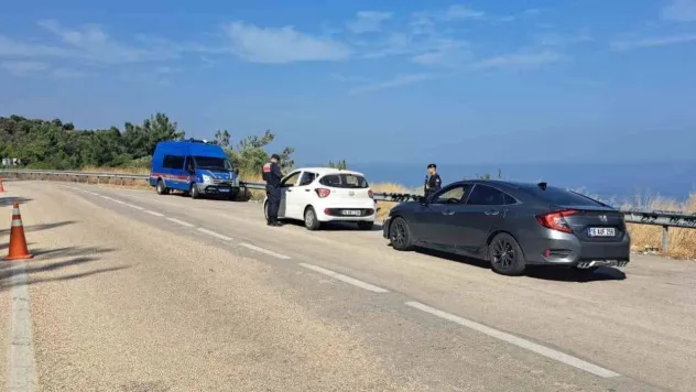 İl Jandarma Komutanlığından 'huzur' uygulaması: 1'i PKK'lı 35 kişi yakalandı