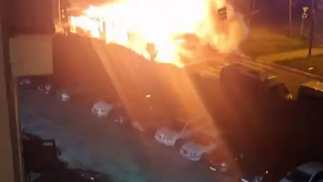 Ispartakule'de İETT Halk Otobüsü alev topuna döndü