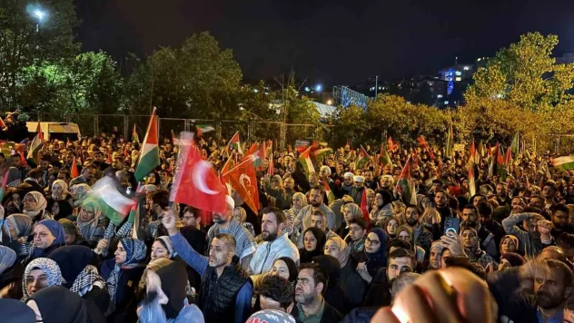 İsrail'in Sumud Filosu'a müdahalesinin ardından ABD Konsolosluğu önünde protesto edildi