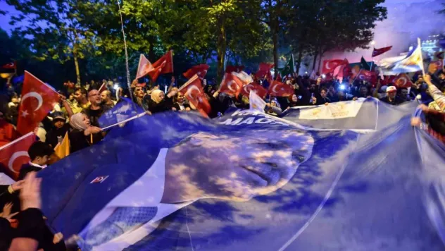 İstanbul'da fotoğraflarla seçim kutlamaları