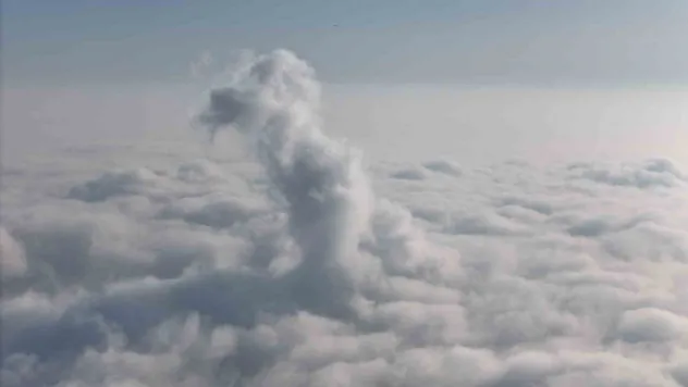 İstanbul'da masalsı sis manzaraları dronla görüntülendi