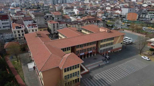 İstanbul'da tahliye edilen okulların yıkımına başlanmadı