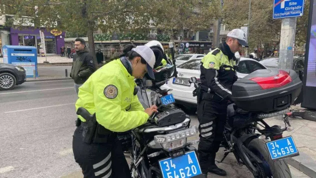 Kadıköy'de elektrikli scooter denetiminde sürücülere ceza yağdı