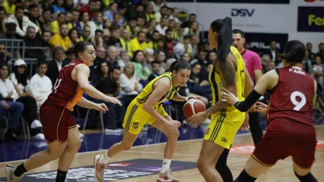 Kadınlar basketbolda derbi heyecanı