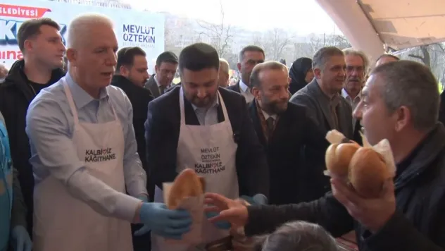 Kağıthane'de balık ekmek şöleni: 25 bin kişiye 6 tona yakın balık ekmek, helva ve gazoz ikramı