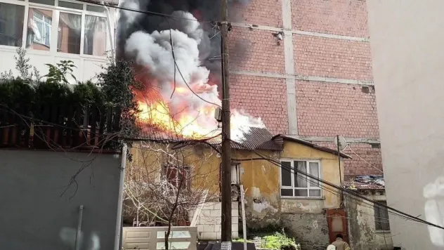 Kağıthane'de korkutan yangın: Hatalı parktan itfaiye gecikince alevler diğer binalara sıçradı