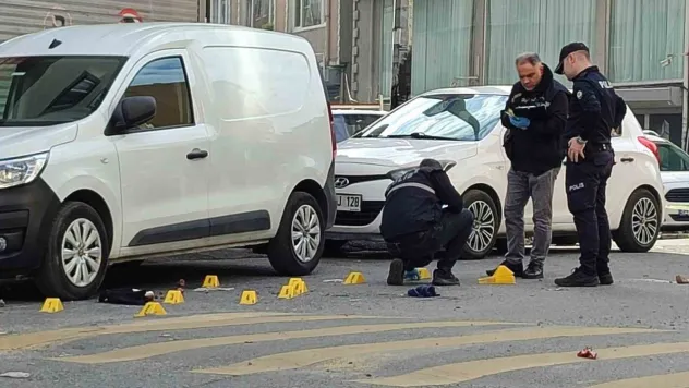 Kağıthane'de sokak ortasında cinayet: 15 el ateş ederek kaçtı