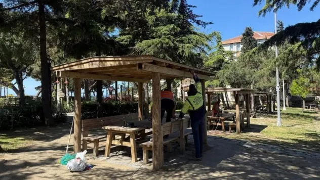 Kalepark Sosyal Tesisleri'nde kent mobilyalarına bakım ve onarım gerçekleştirildi