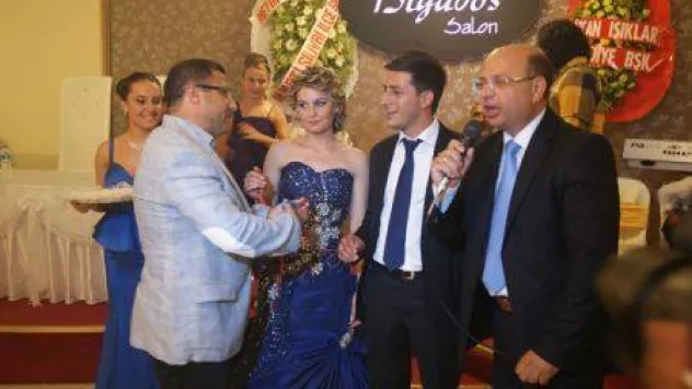 Karakaş Nişan Yüzüklerini Taktı