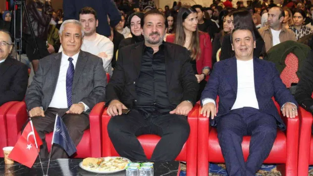 Katılımcılar, sertifikalarını Ünlü Şef Mehmet Yalçınkaya'dan aldı