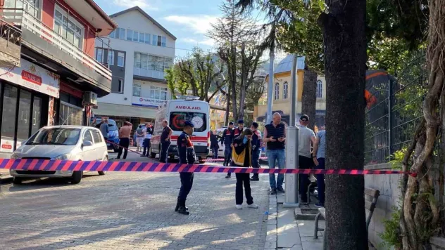 Kavga ettiği şahsı değil, ayırmak isteyenleri vurdu