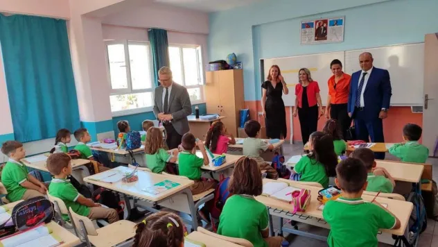Kaymakam Ahmet Odabaş 'İlköğretim Haftası' kutlamasında çocuklarla