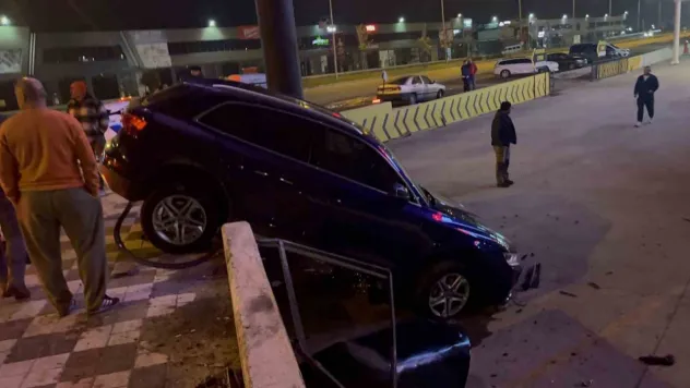 Kaza yapan alkollü sürücünün 'Trakyalıyım ben be ya, hiçbir şeyim yok' diyerek polise sarılmak istemesi gülümsetti