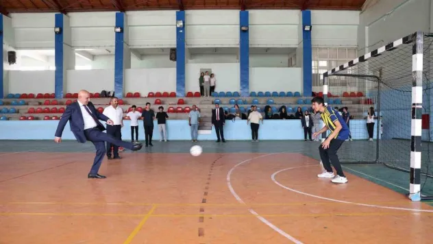 Keçiören Belediye Başkanı Altınok, mezun olduğu okulları ziyaret etti